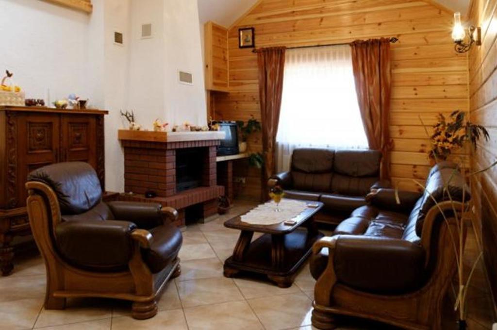 Pokoje Goscinne Na Skraju Puszczy Pogorzelce Luaran gambar
